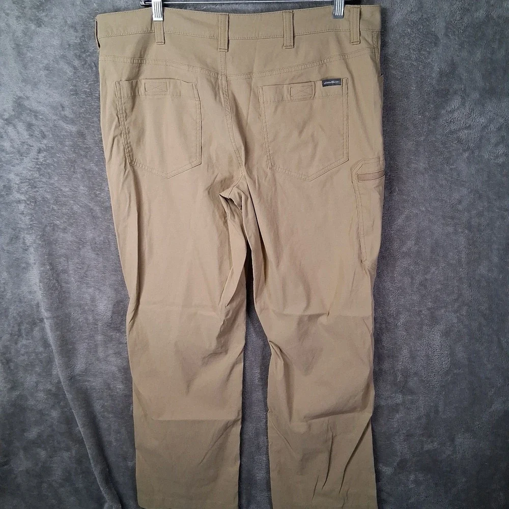 Eddie Bauer Rainer Cargo Pants Men Size 36x30 Khaki Mid-Rise Stretch UPF DWR